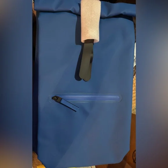 Rains Rolltop Rucksack Waterproof Backpack Adjustable Padded Straps 19"x12" NEW - Picture 1 of 5